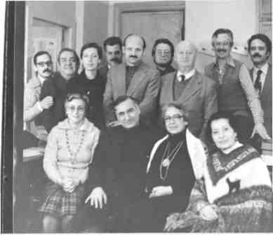 Volodia Teitelboim, junto con parte del equipo que realizaba el programa "Escucha Chile" en Radio Moscú.