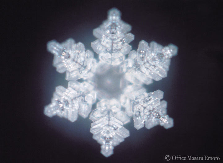 Cristal de agua positiva (Size: 750x530)